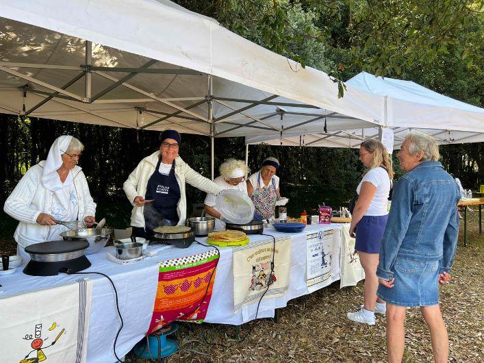Les crêpières : Martine, Danièle, Nicole et Katherine