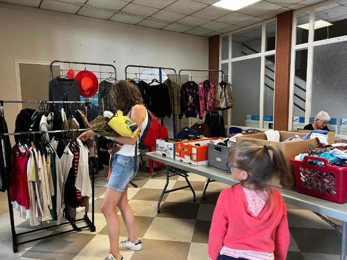 Des vêtements pour petits et grands